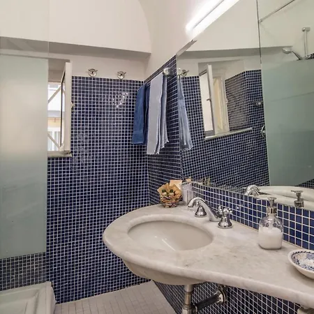 Bed & Breakfast Baru In Chiaia Neapol
