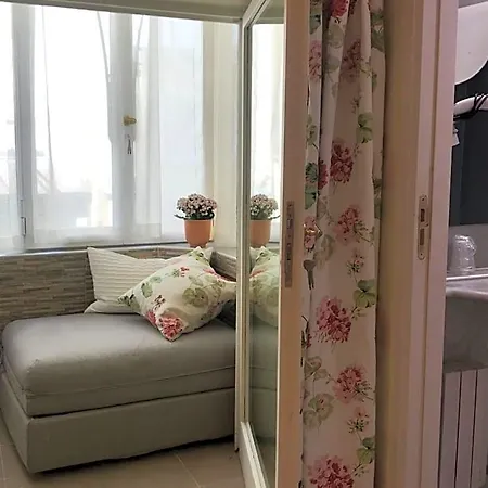 Bed & Breakfast Baru In Chiaia