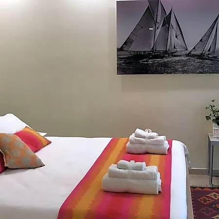 Bed & Breakfast Baru In Chiaia