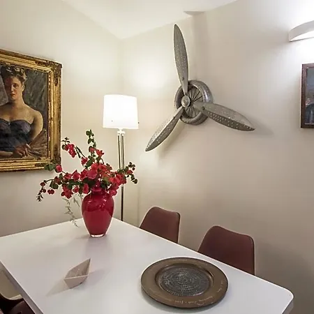 Bed & Breakfast Baru In Chiaia Naples